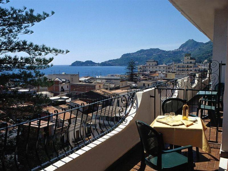 Hotel Delle Palme Letojanni Exterior photo