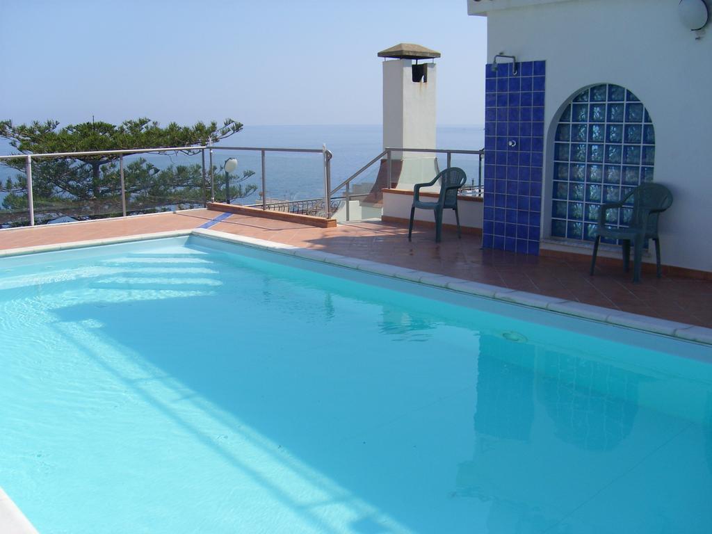 Hotel Delle Palme Letojanni Exterior photo