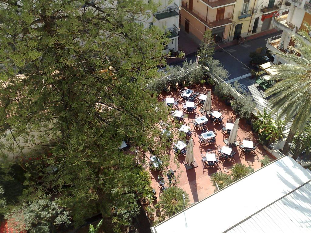 Hotel Delle Palme Letojanni Exterior photo