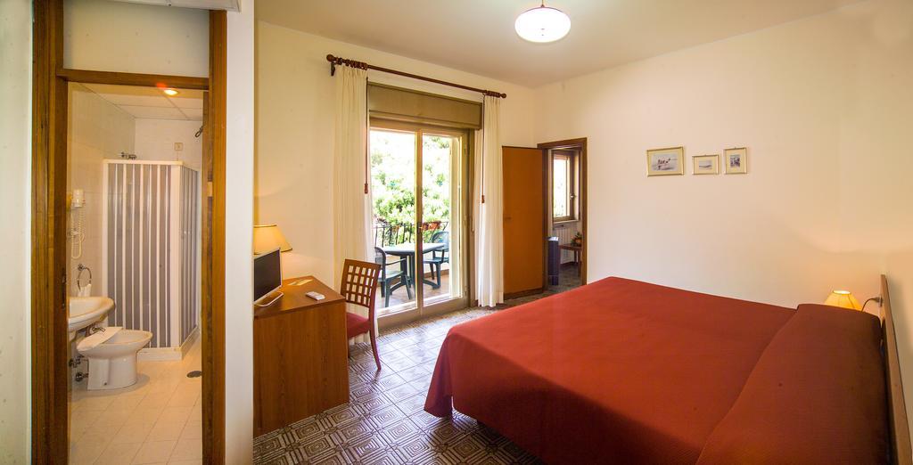 Hotel Delle Palme Letojanni Exterior photo