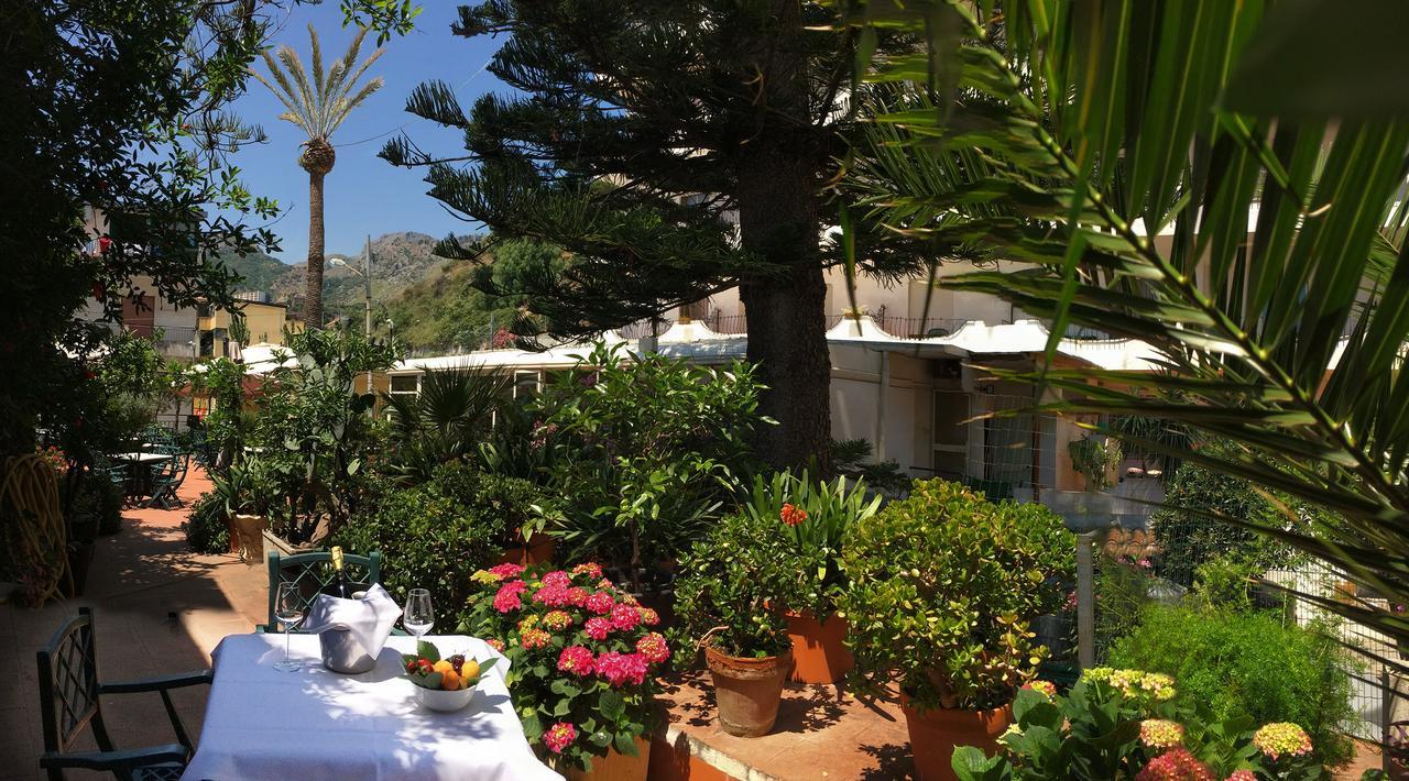 Hotel Delle Palme Letojanni Exterior photo