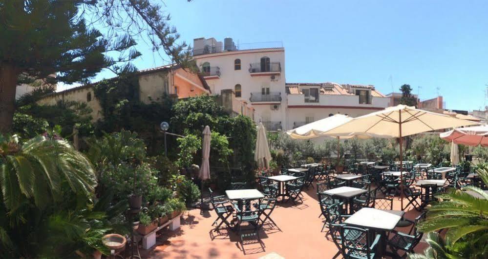 Hotel Delle Palme Letojanni Exterior photo