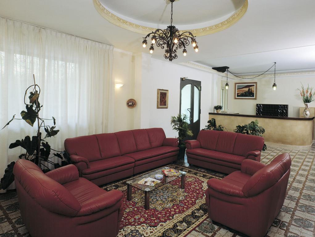 Hotel Delle Palme Letojanni Exterior photo