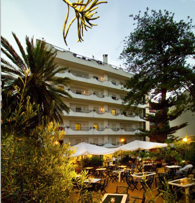 Hotel Delle Palme Letojanni Exterior photo
