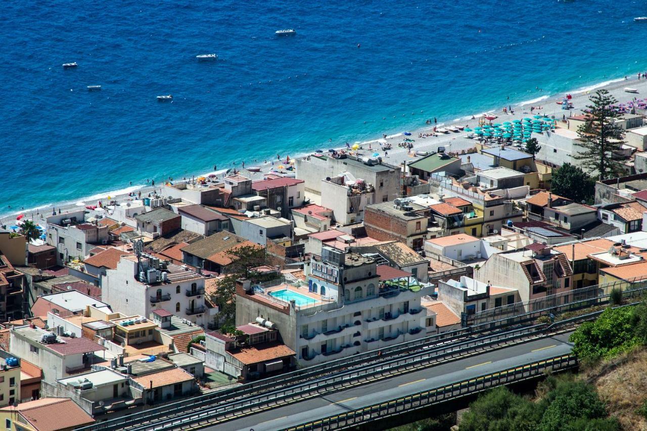 Hotel Delle Palme Letojanni Exterior photo
